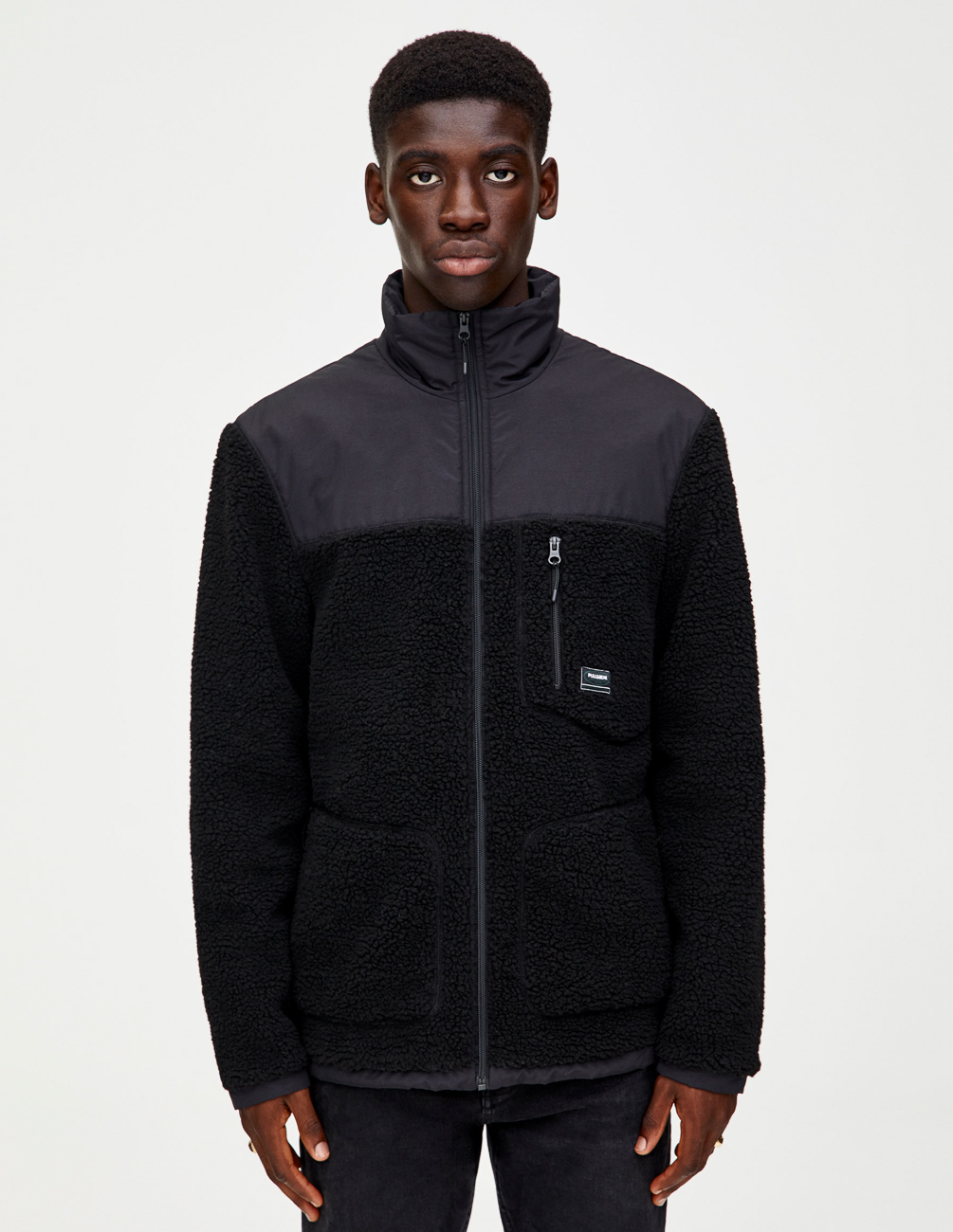 

Куртка PULL & BEAR М0107472 (9716/530/800) цвет черный M