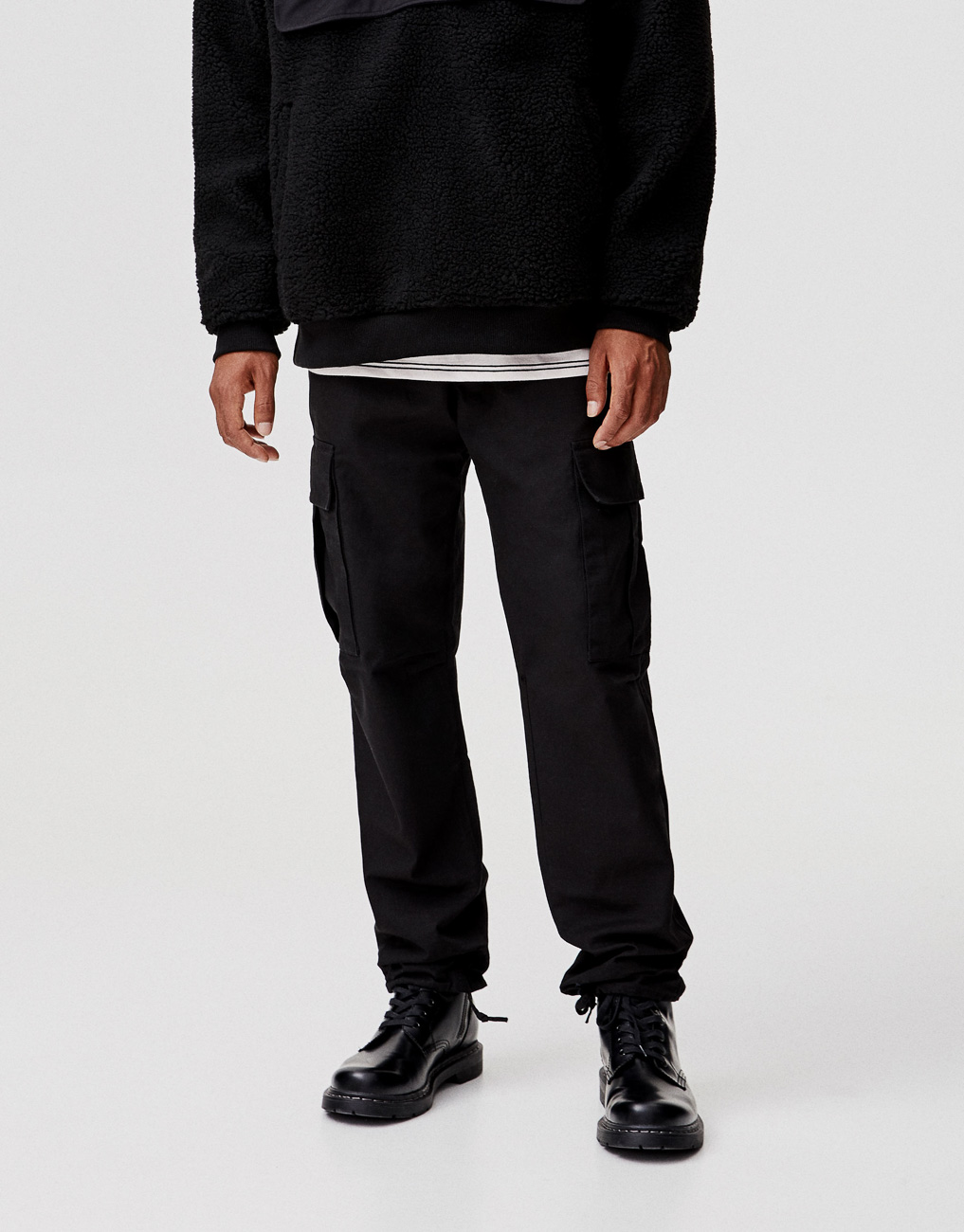 

Брюки PULL & BEAR М0107705 (9671/501/800) цвет черный 31