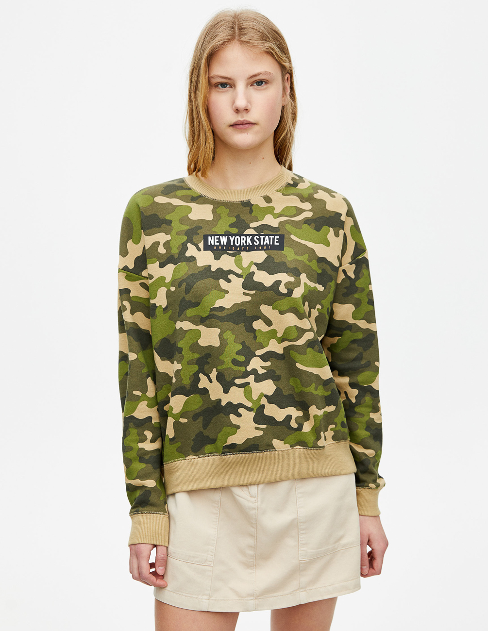 

Свитшот PULL & BEAR Ж1055874 (5590/361/505) цвет зеленый S