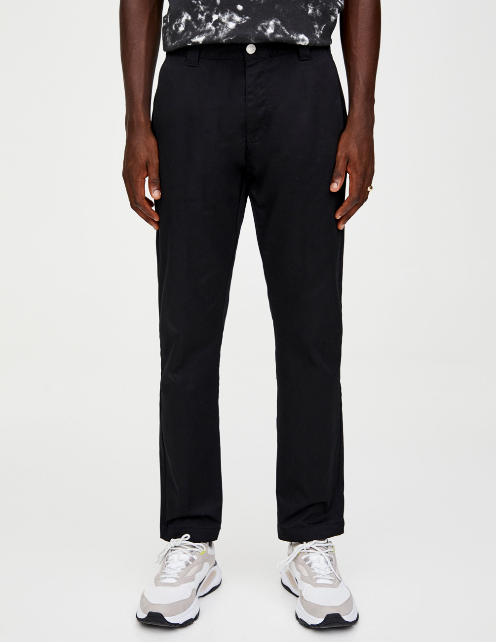 

Брюки PULL & BEAR М0107547 (5679/504/800) цвет черный, Брюки PULL & BEAR М0107547 (5679/504/800) цвет черный 31