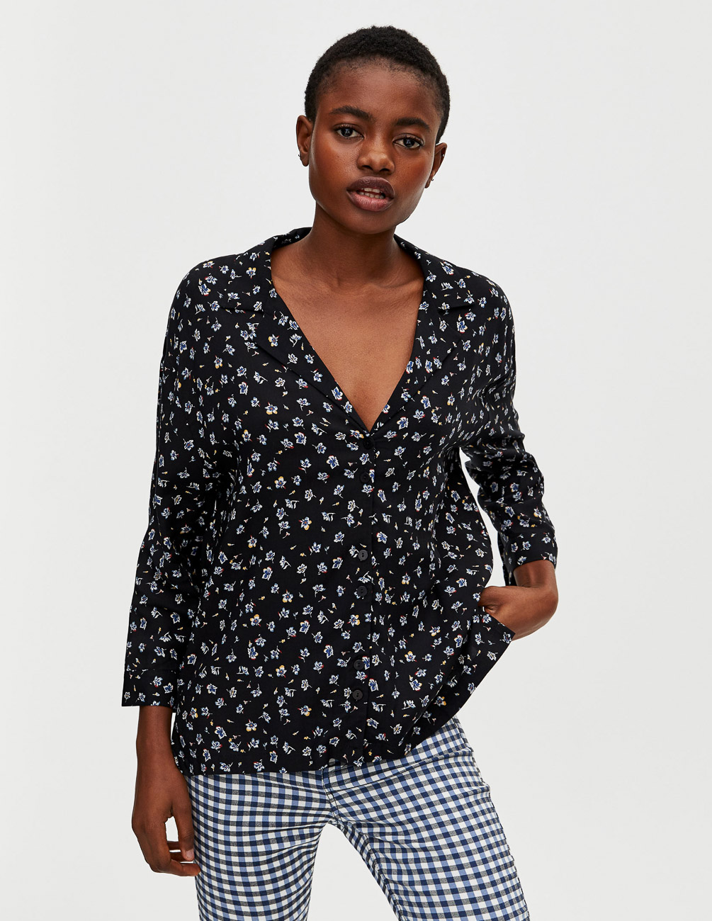 

Блуза PULL & BEAR Ж1056379 (5470/311/800) цвет черный, Блуза PULL & BEAR Ж1056379 (5470/311/800) цвет черный S