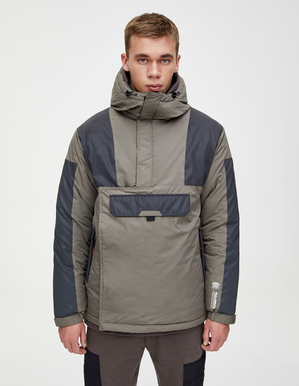 

Куртка PULL & BEAR М0107444 (9716/541/505) цвет зеленый M
