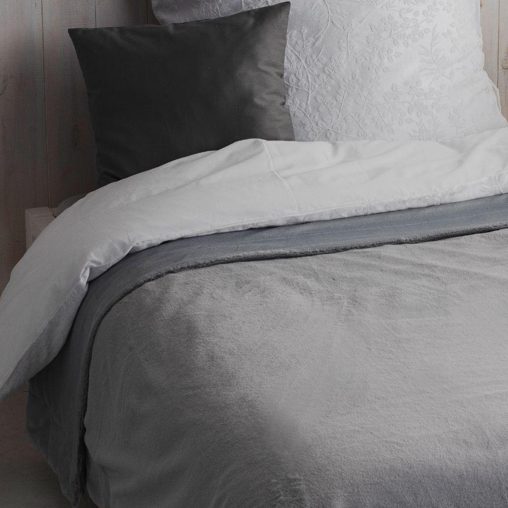 

Покрывало Home&You Marolina 200 х 220 см Серый