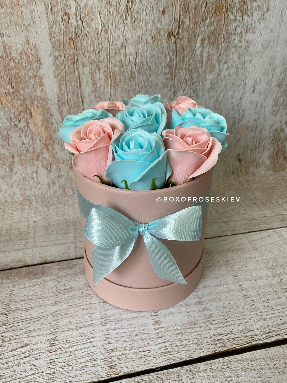 

Мини букетик из мыльных роз
