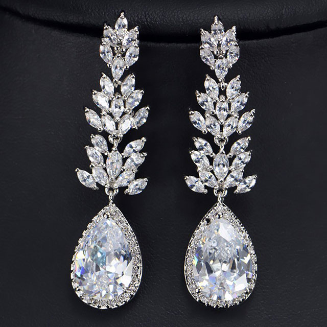 

Серьги Острая веточка DiaDemaGrand Серебряный с белым камнем (041727-15-2)