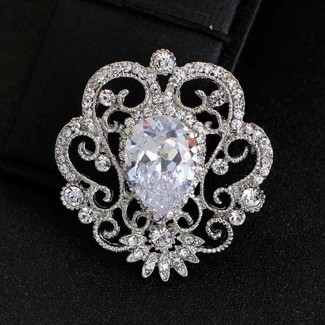 

Брошь Регалия DiaDemaGrand Серебряный с белым камнем (021763-15-2)