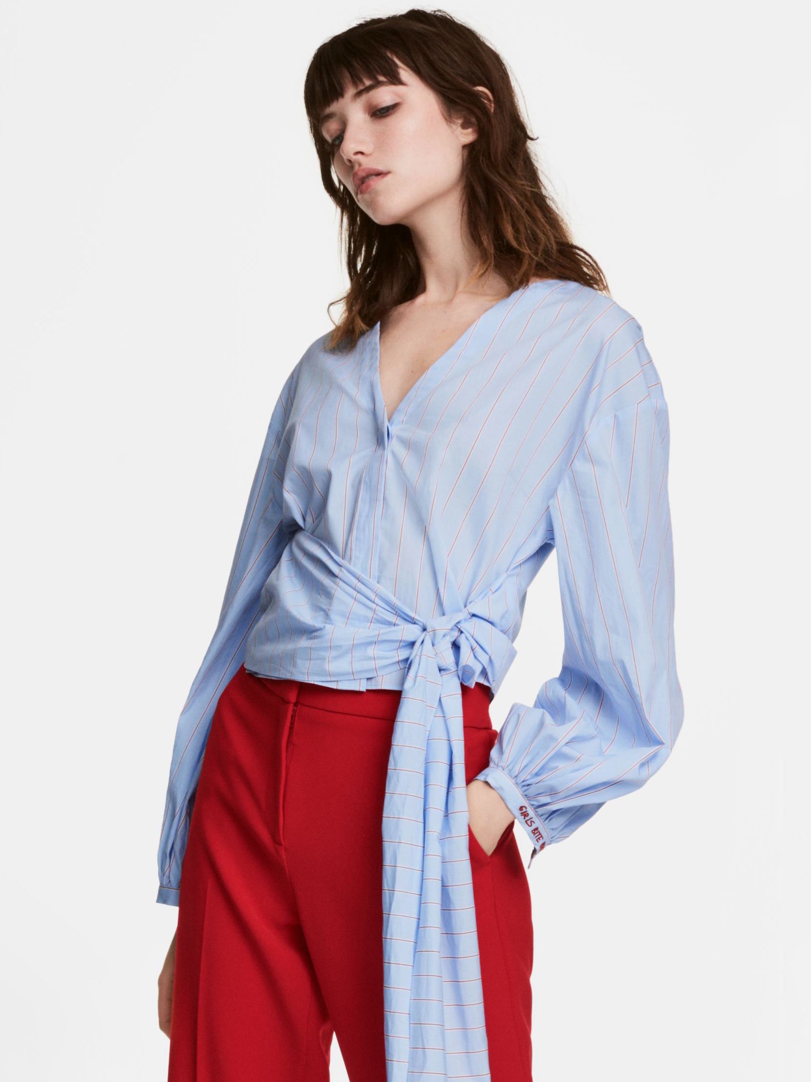 

Блузка H&M 1112-5457156  Голубая в полоску, Блузка H&M 1112-5457156 38 Голубая в полоску