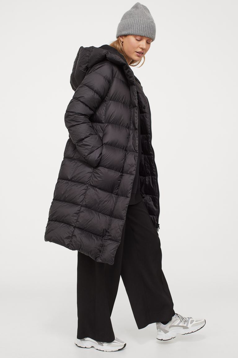

Легкое пальто на пуху, капюшон H&M XS Черный