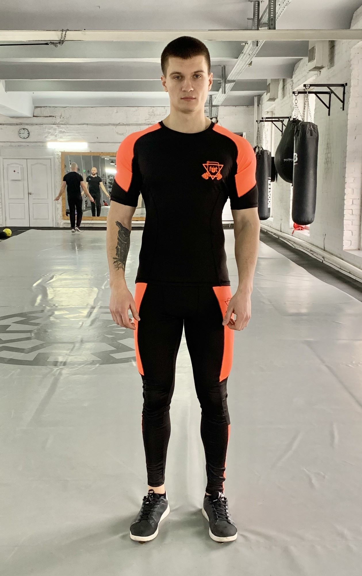 

Спортивный мужской набор (Рашгард тайтсы) Force-sh orange 2 0 FitU L Черный