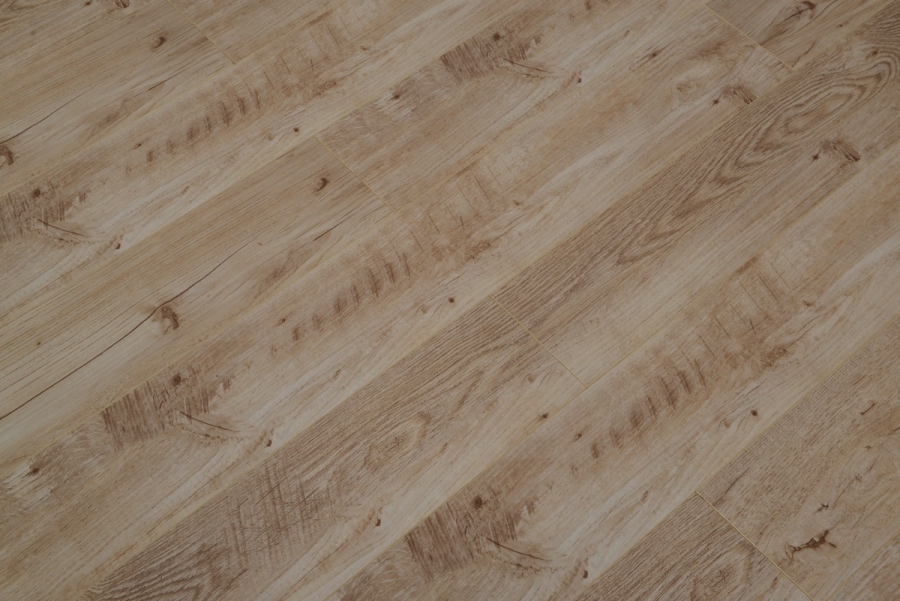 

Ламинат Oster Wald Piano Oak Sandro 3403