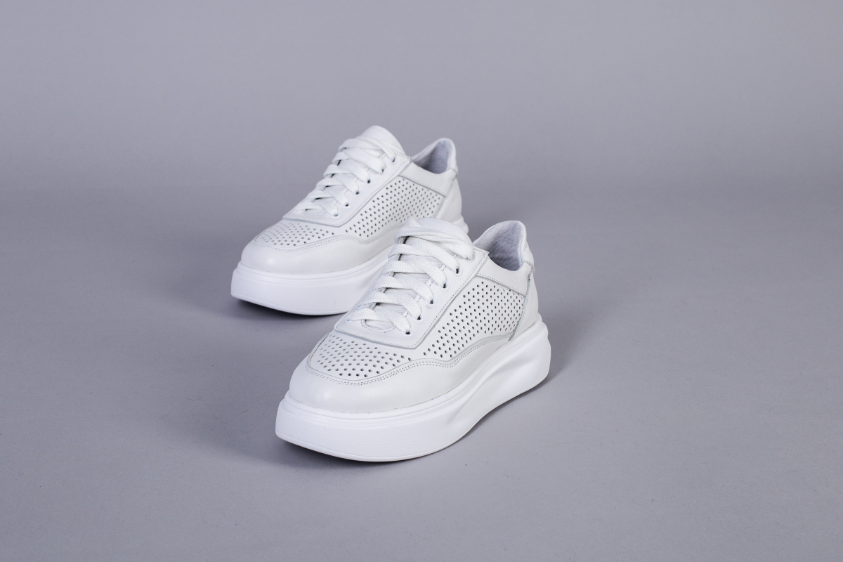 

Кеди жіночі шкіряні з перфорацією LuxuryShoes 6732/41 Білий
