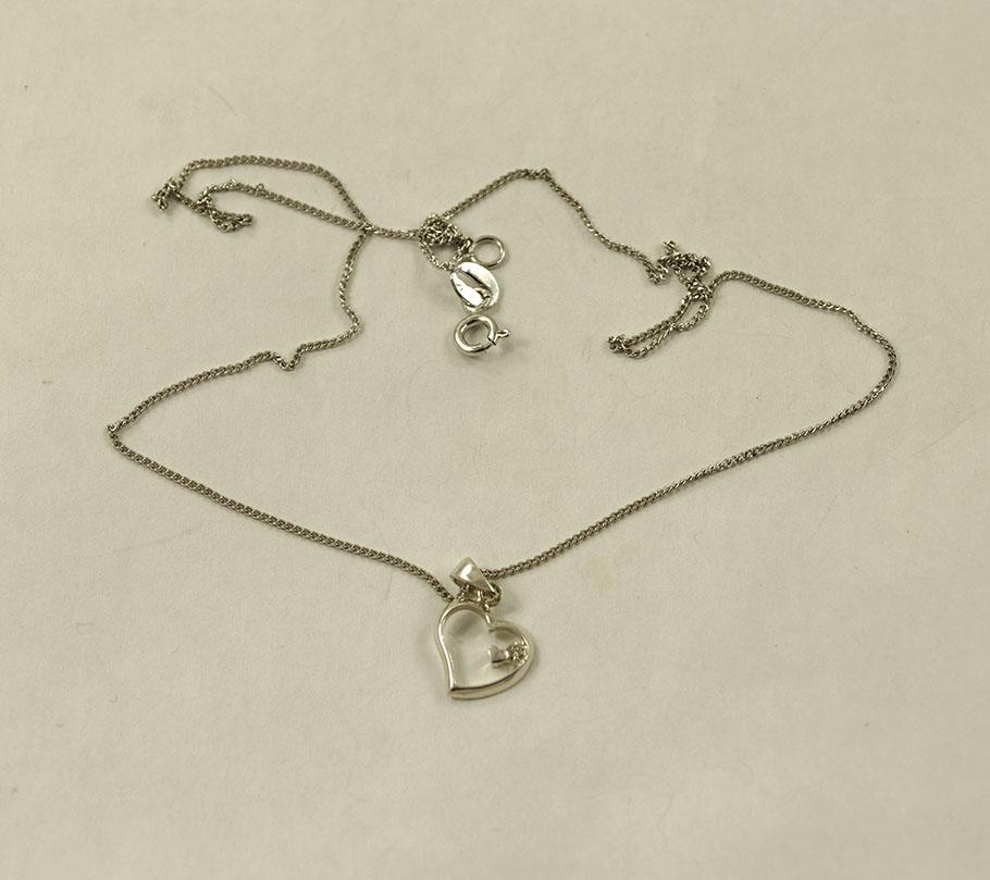

Колье с сердцем и бриллиантом Maxi Silver 9039