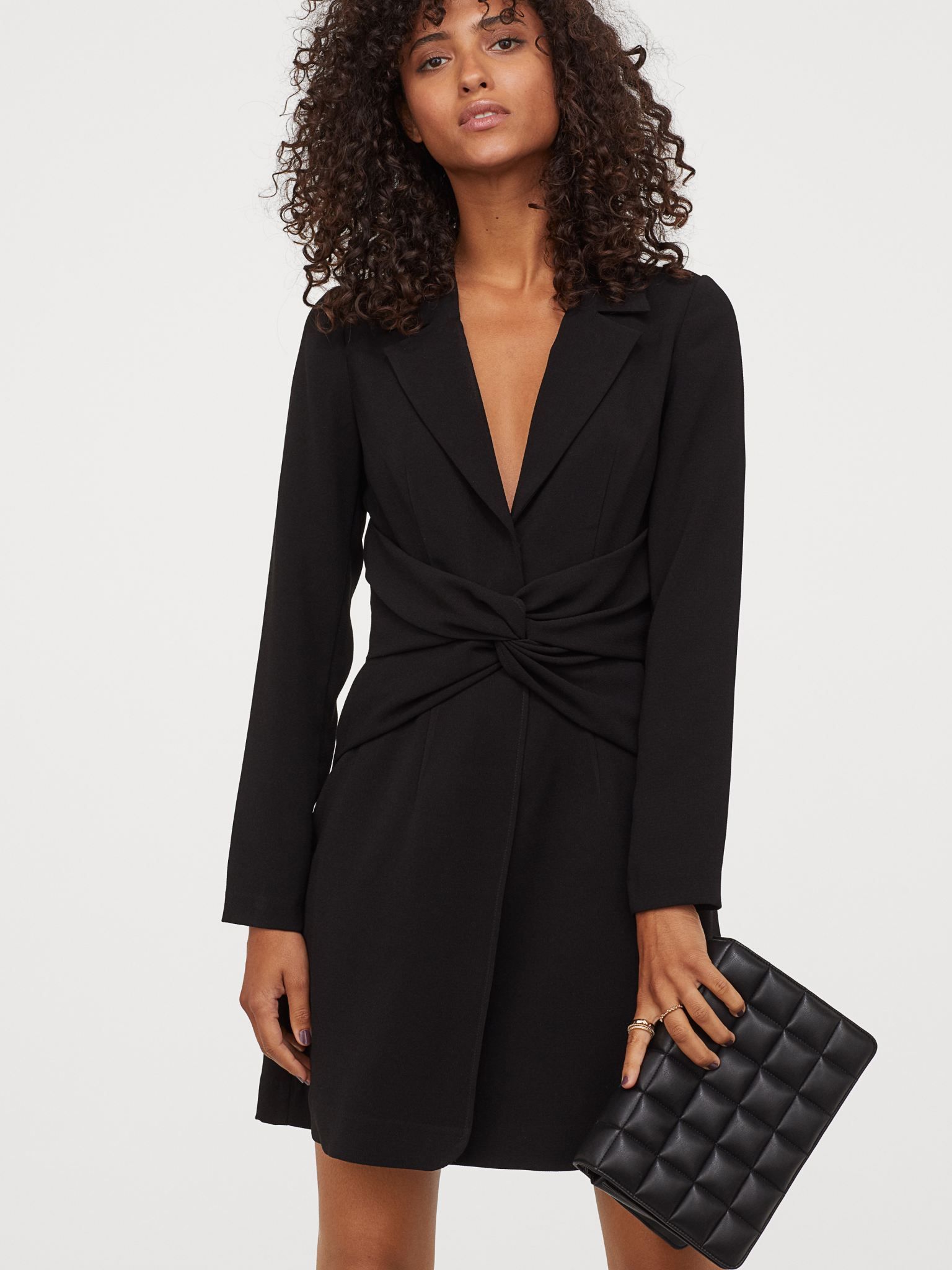 

Платье H&M 9216822dm 36 Черное