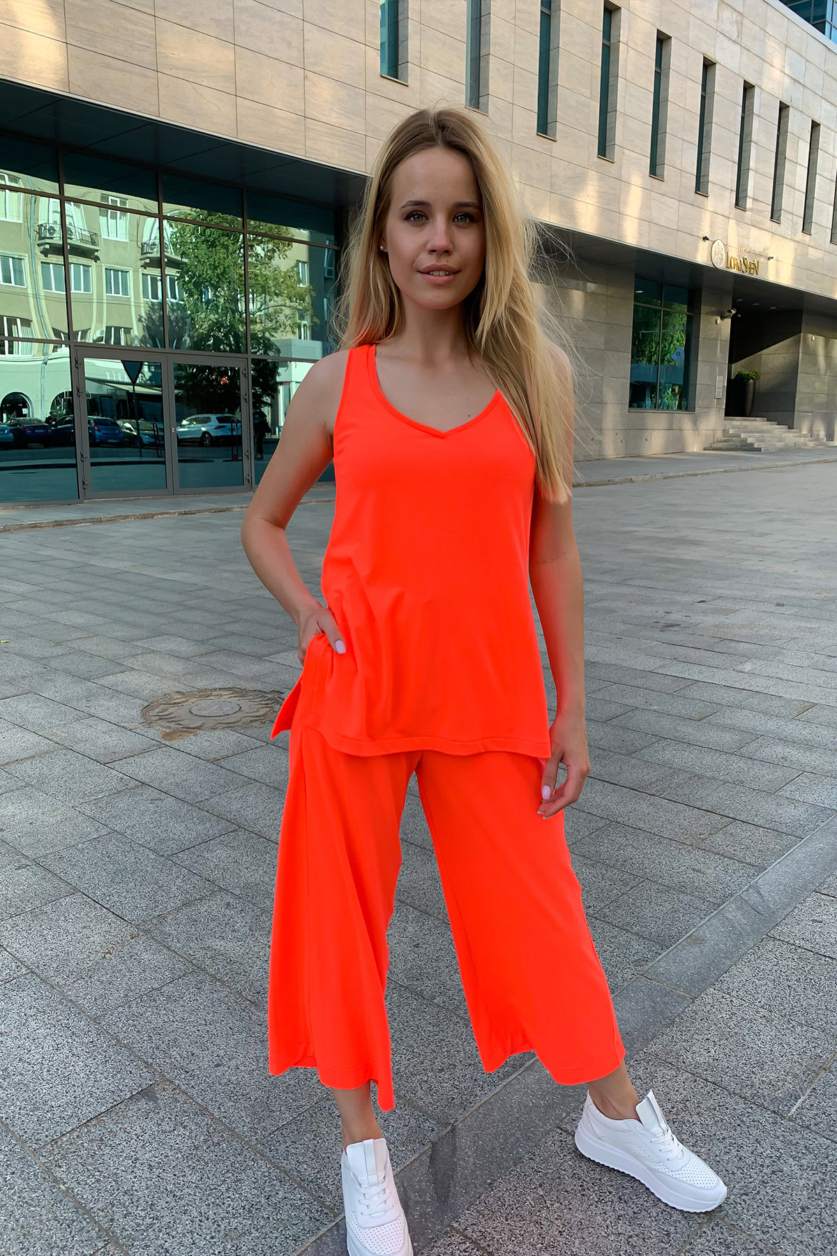 

Костюм "Брют 9430" M Коралл неон