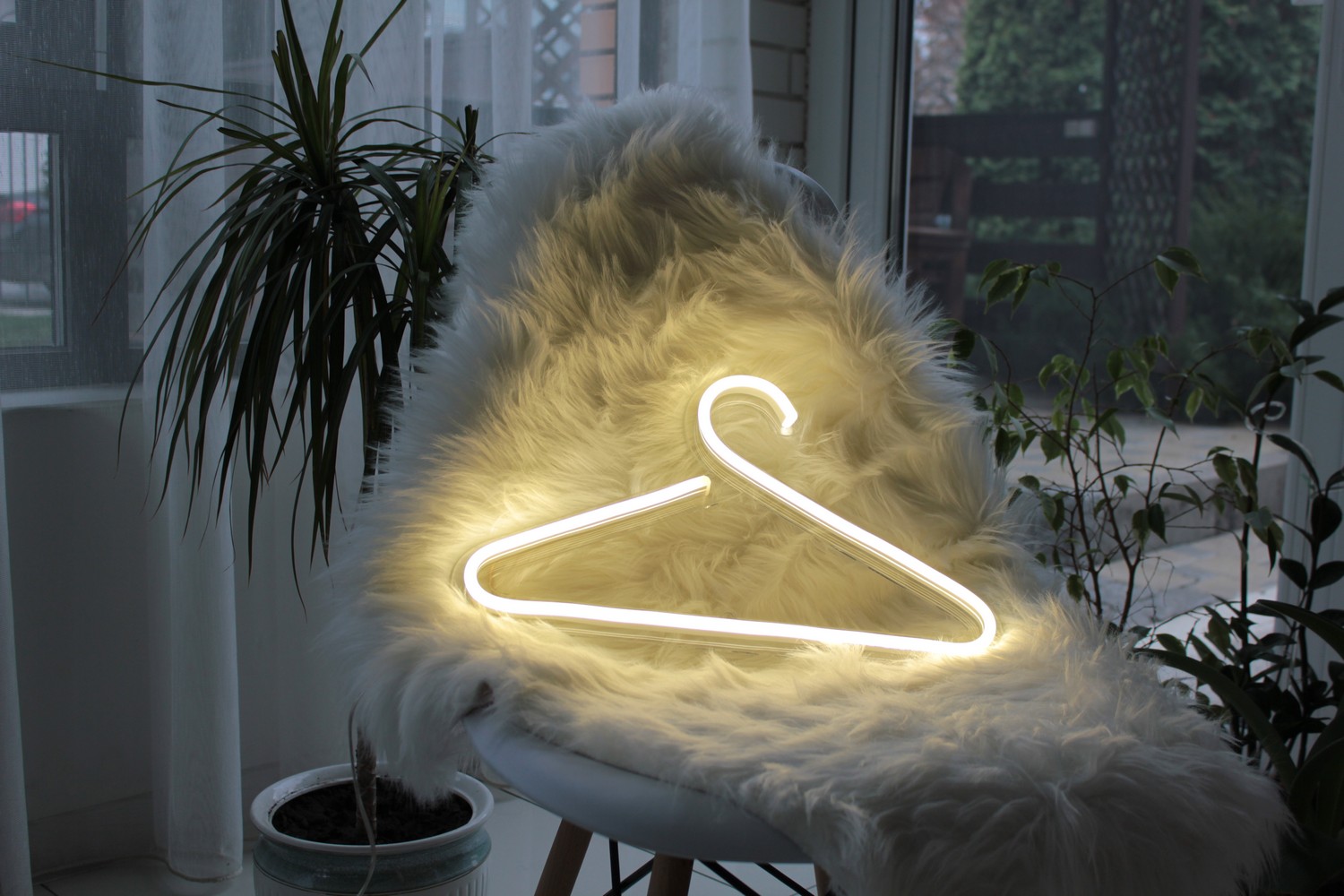 

Неоновый светильник Neon Lightning «Тремпель» Желтый