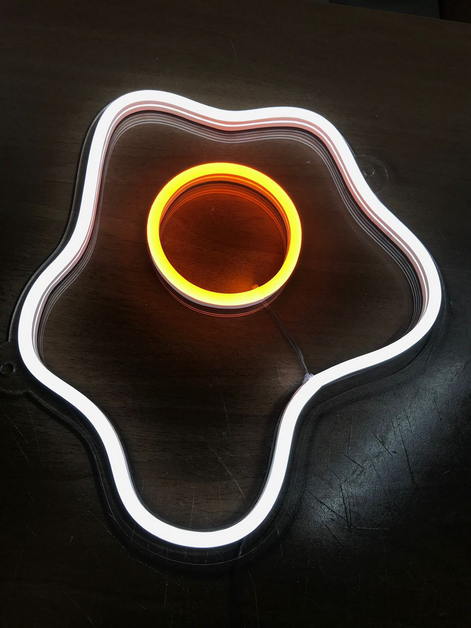 

Неоновый светильник Neon Lightning «Яичница»