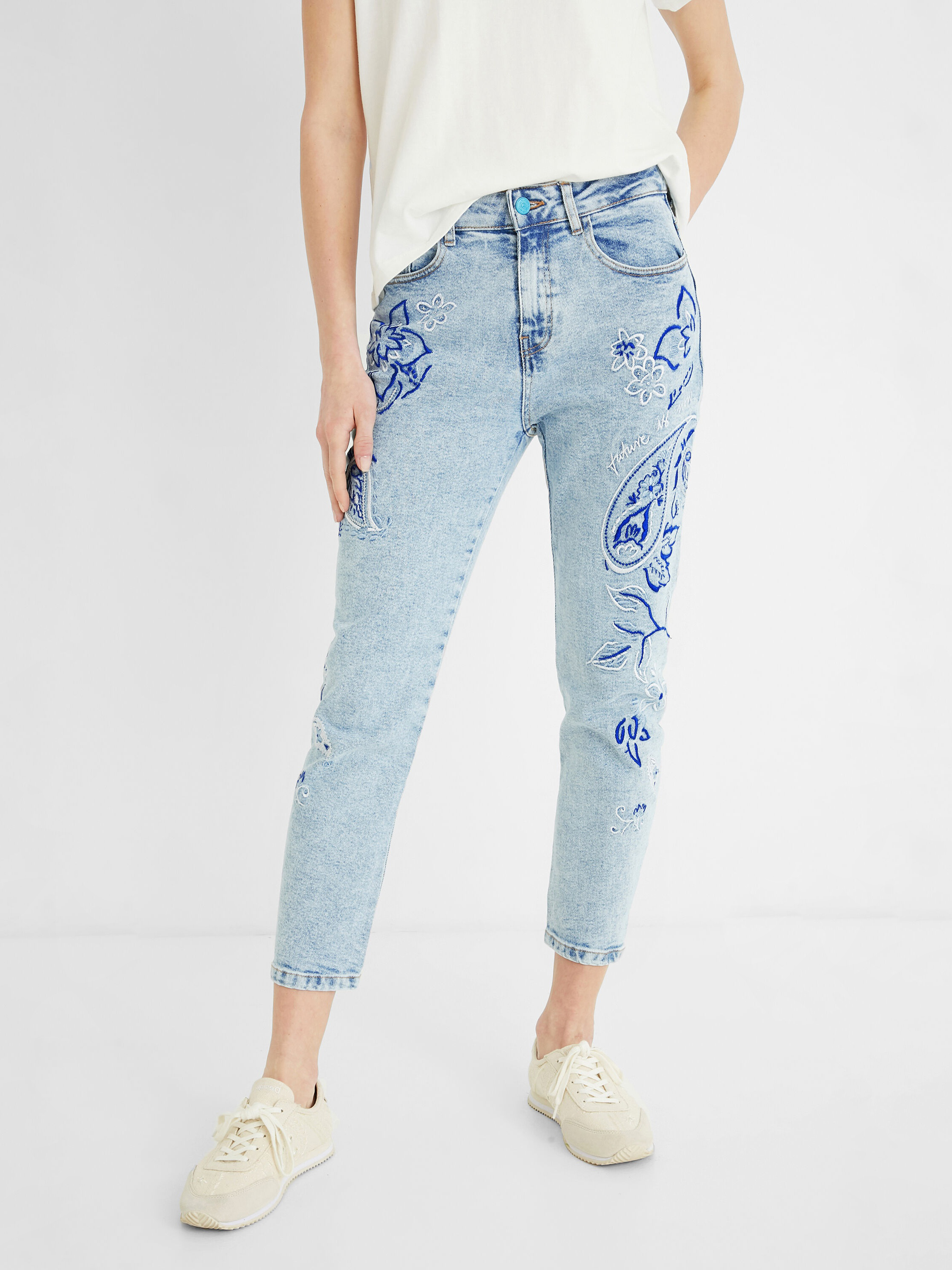 

Джинсы Desigual 21SWDD29-5058 26