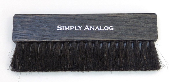 

Антистатическая щетка Simply Analog (дуб, черная)