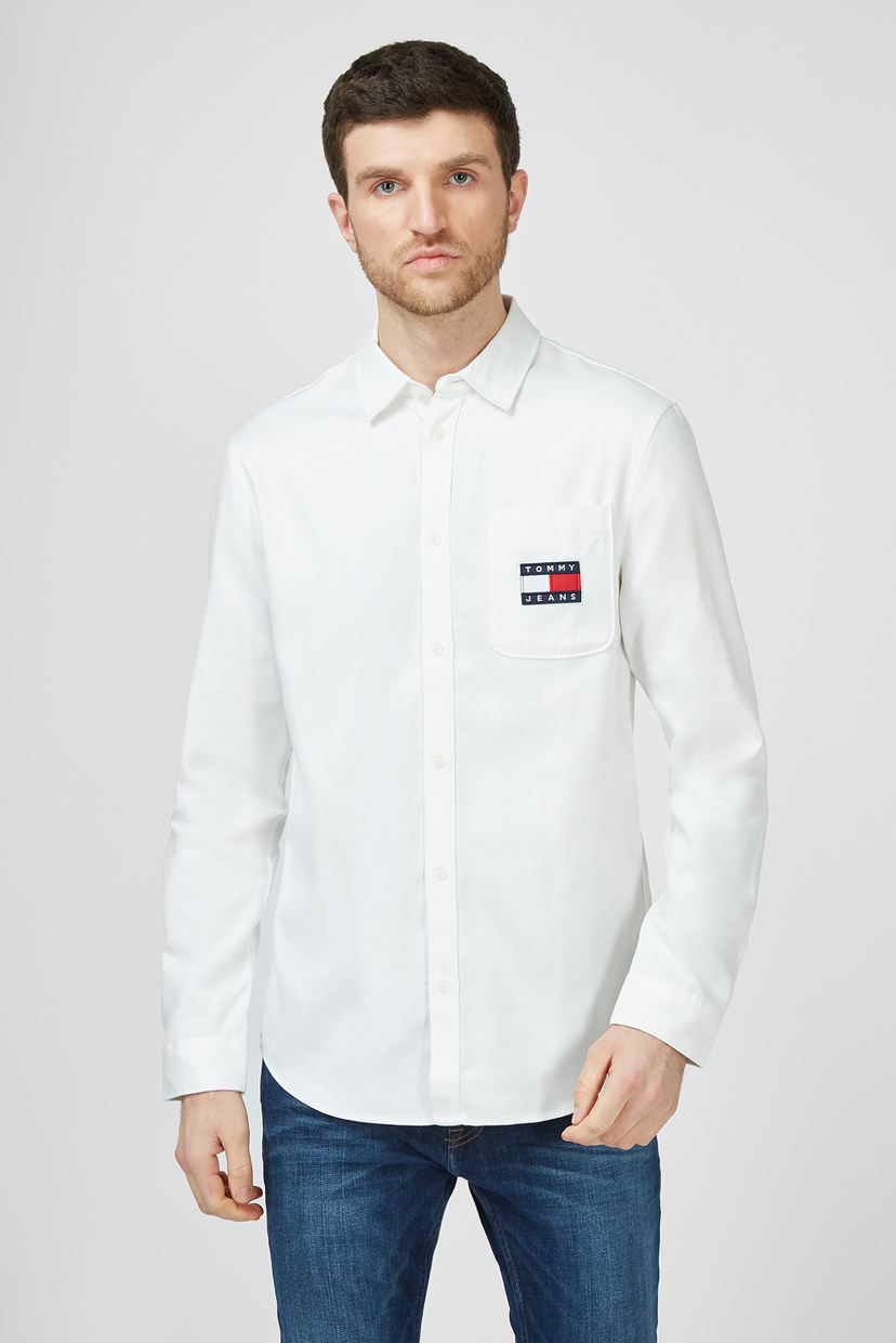 

Мужская белая рубашка TJM BADGE TENCEL TWILL SHIRT Tommy Hilfiger M DM0DM10159