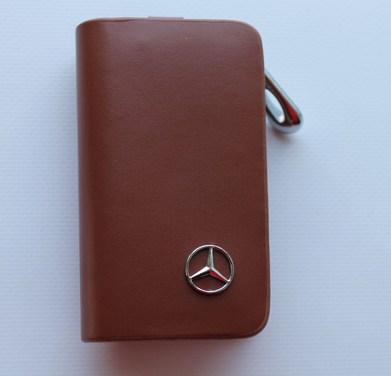 

Ключница для авто KeyHolder MERCEDES Коричневая