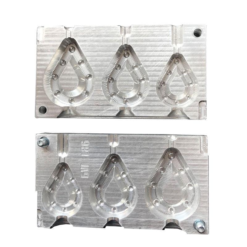 

ЧПУ алюминиевая форма Bugmolds Карповое грузило Texnokarp гrippa 50-110 г L86