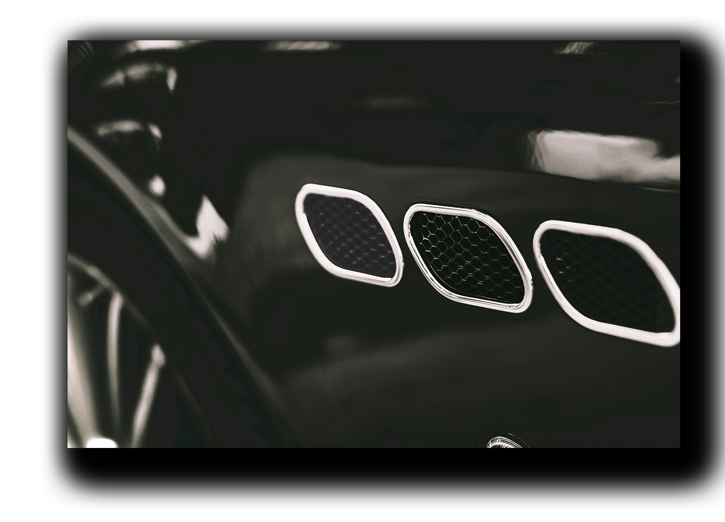 

картина на холсте споркар Maserati Quattroporte итальянский суперкар Hotel Arizona HD 69 см x 102 см