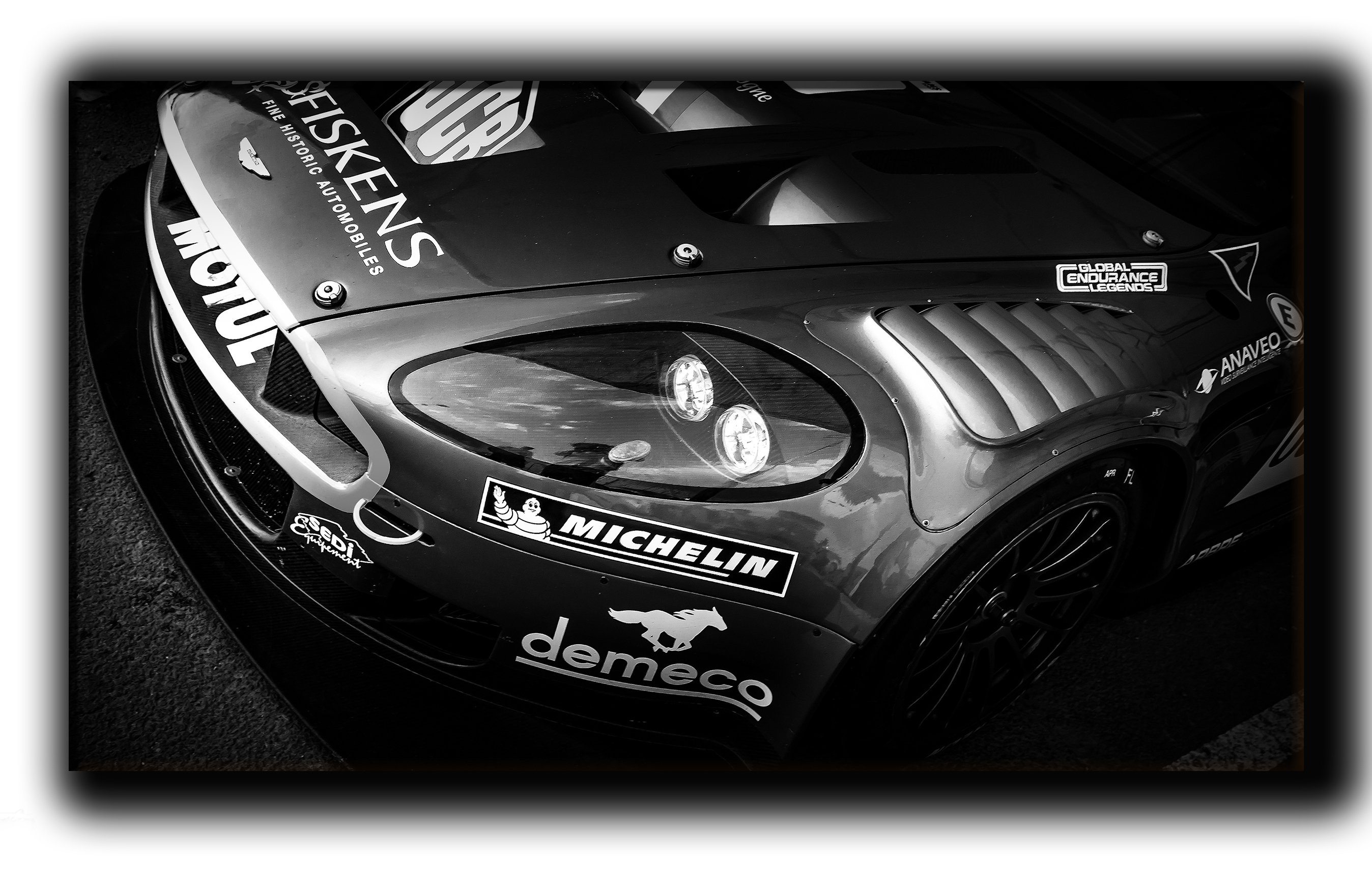 

картина на холсте aston martin dbr9 спортивные гоночные авто суперкары Hotel Arizona HD 59 см x 102 см
