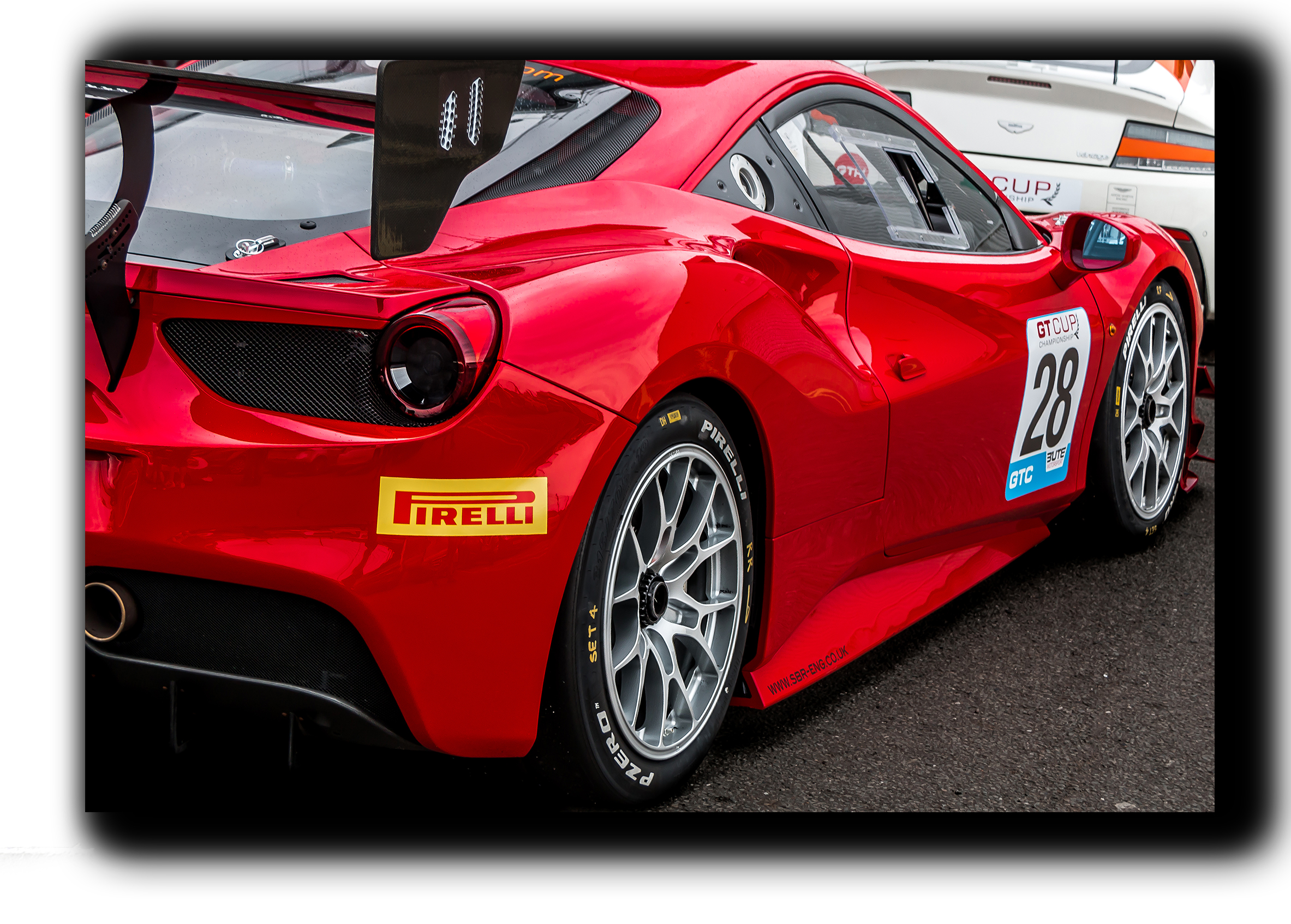 

картина на холсте суперкар Ferrari 488 GT3 авто Феррари Hotel Arizona HD 51 см x 77 см