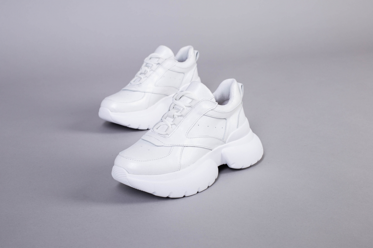 

Снікери шкіряні на білій підошві жіночі LuxuryShoes 9605/36 Білий