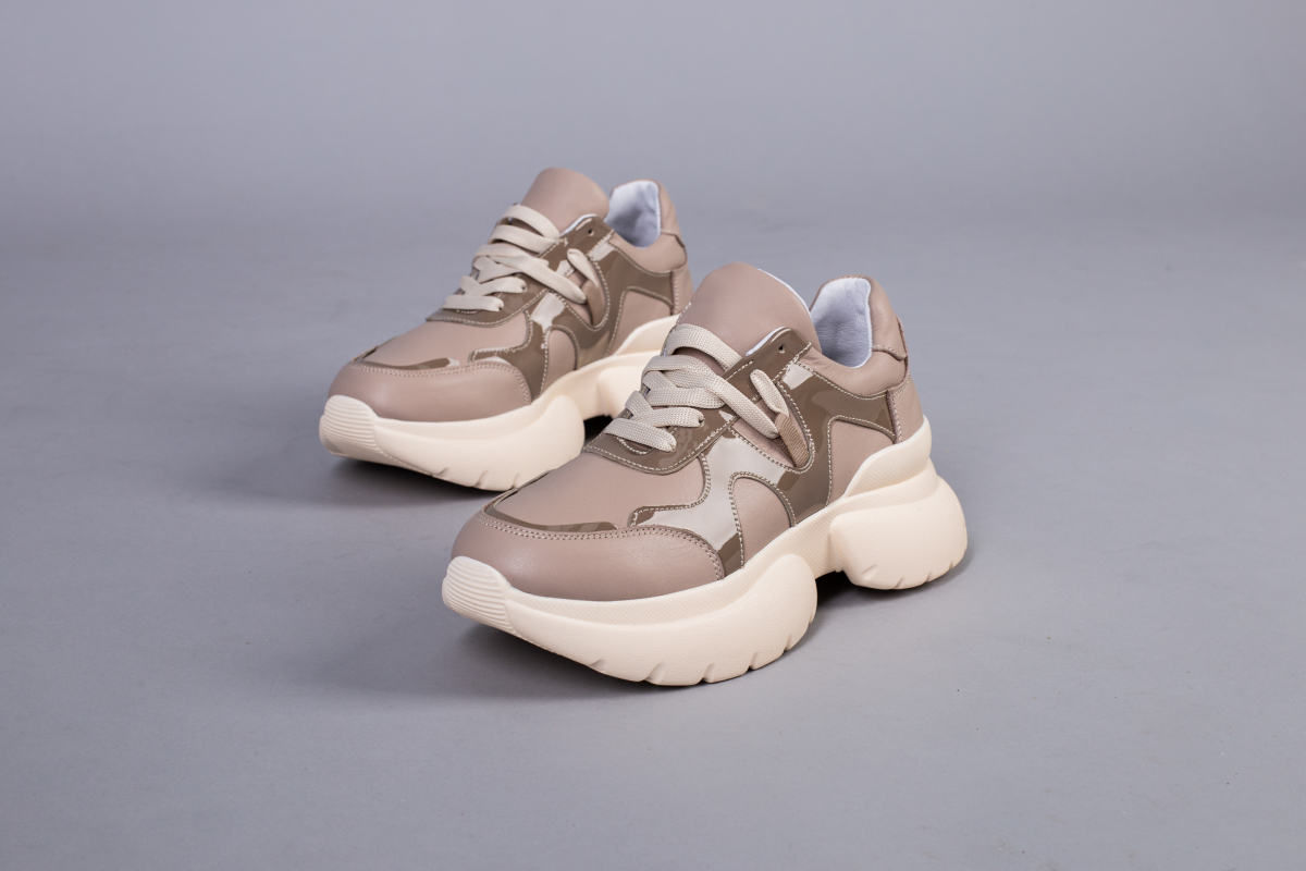 

Снікери жіночі шкіряні бежевого кольору LuxuryShoes 5721-1/39