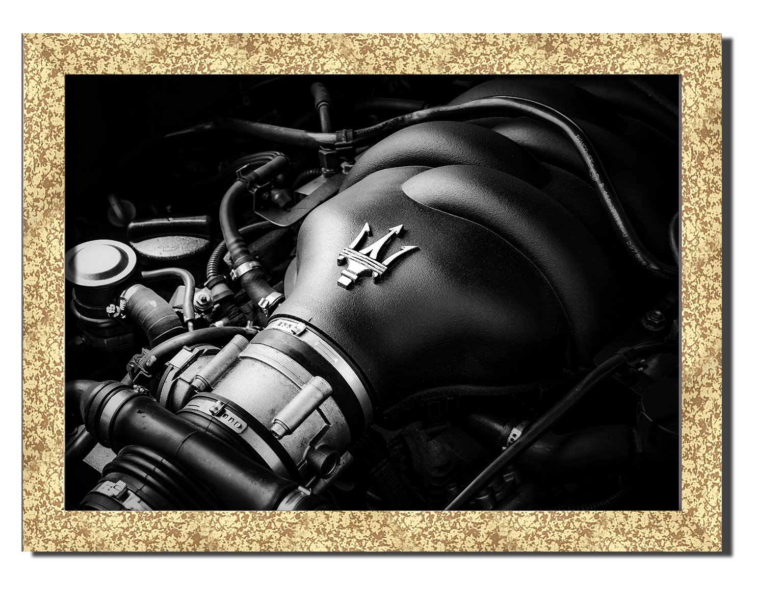 

Golden frame картина на файн-арт бумаге двигатель maserati v8 спортивные гоночные авто суперкары Hotel Arizona HD 31 см x 41 см