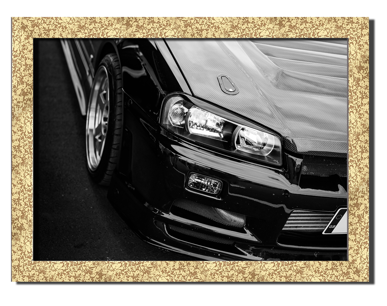 

Golden frame картина на файн-арт бумаге спорткар Nissan Skyline R34 дрэг рейсинг авто Hotel Arizona HD 31 см x 41 см