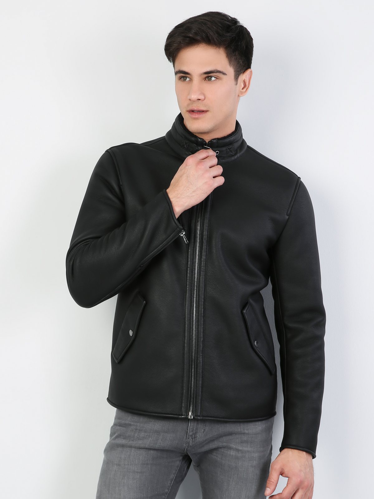 

Куртка из искусственной кожи Colin's CL1045266BLK M Black