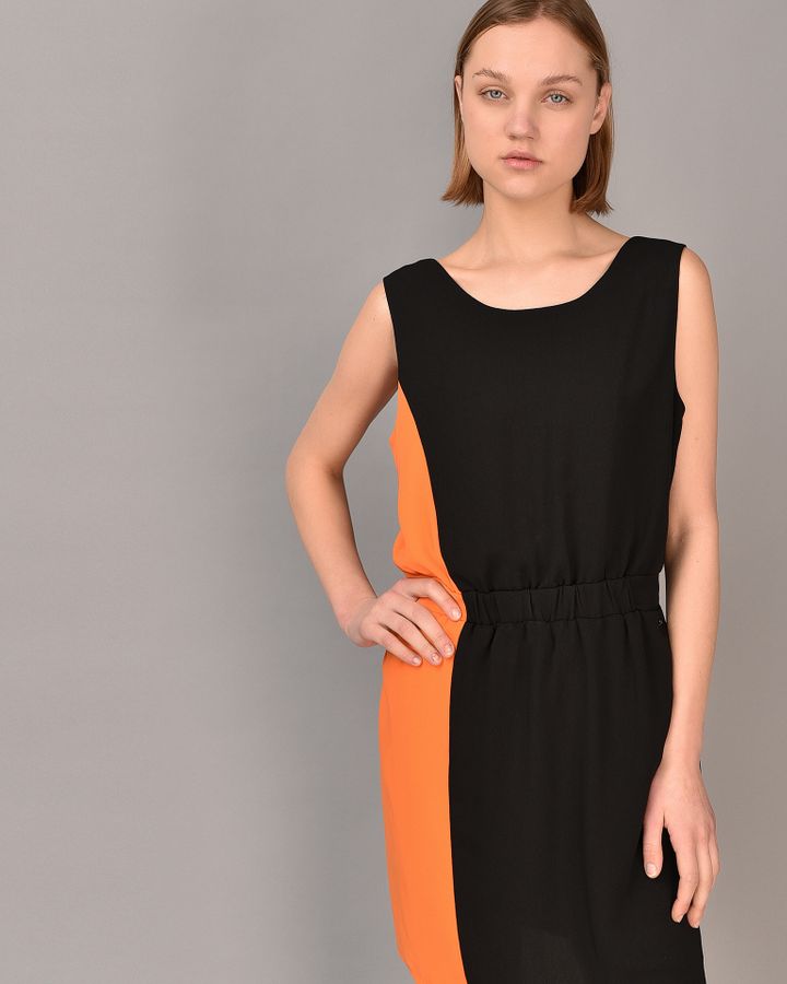 

Платье Emporio Armani Черный M 2000001818862