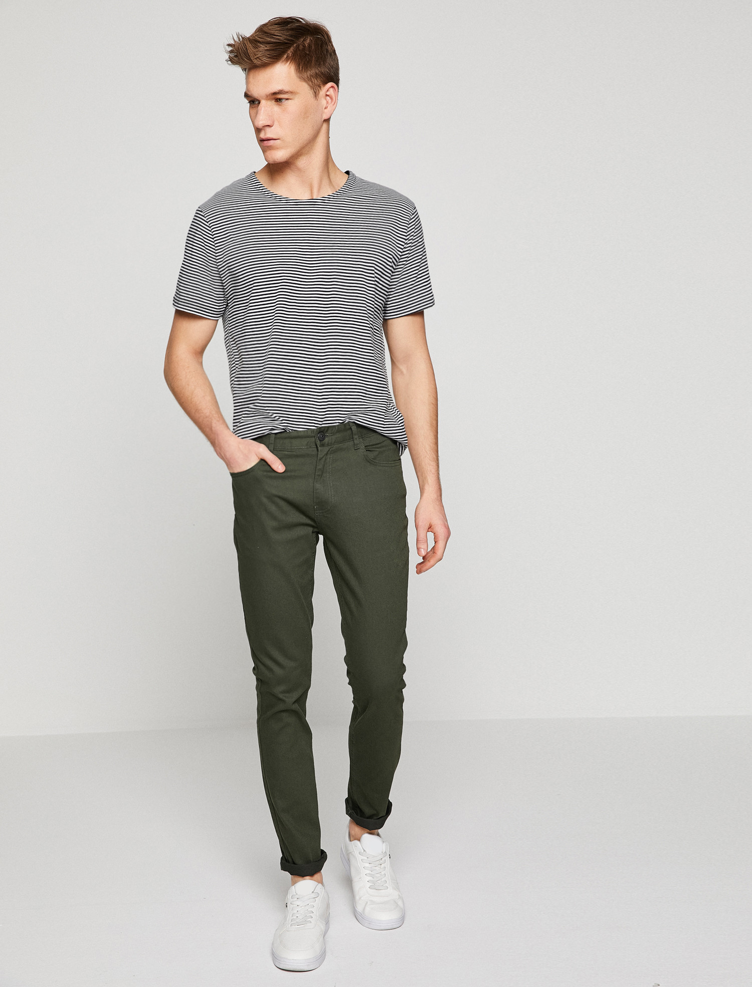 

Брюки Koton 8YAM42178LW-989 44 Dark Green
