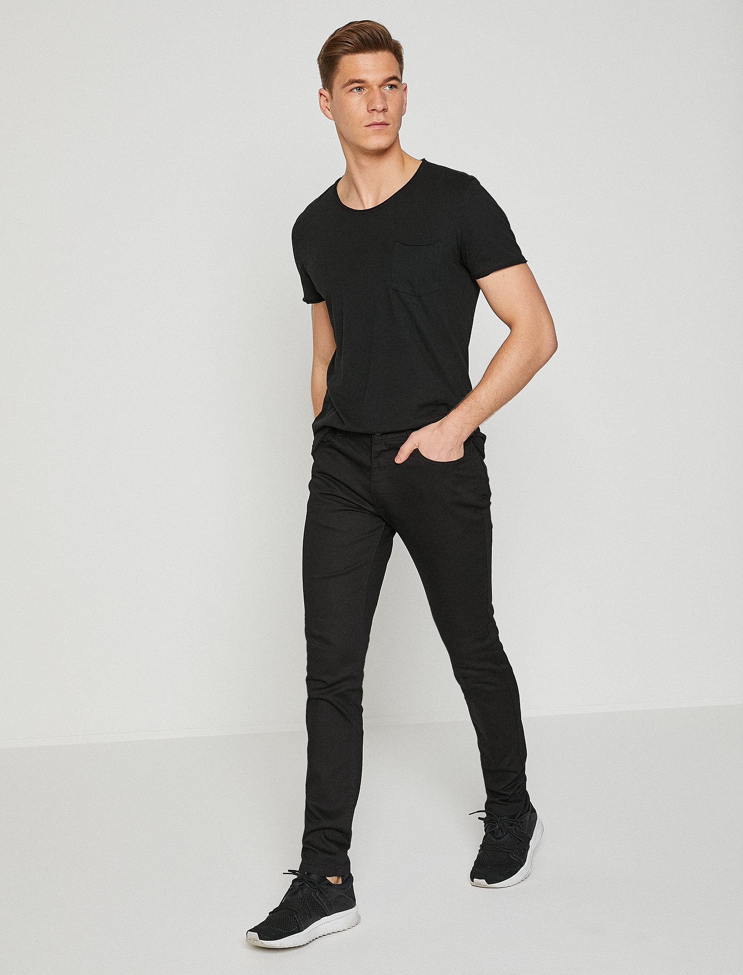 

Брюки Koton 8YAM42178LW-999 46 Black