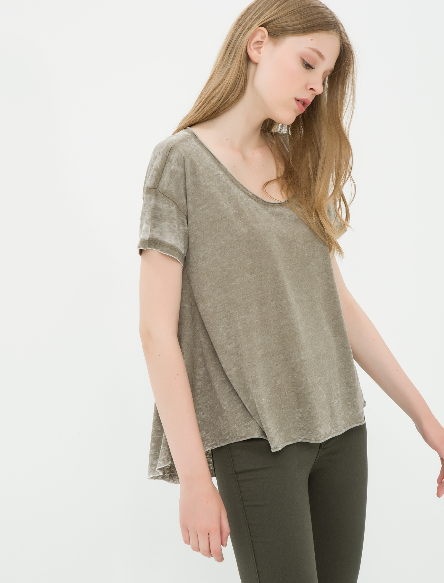 

Футболка Koton 7KAL11761OK M D.Khaki