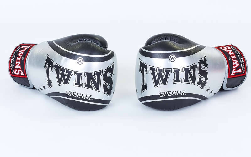 

Перчатки боксерские кожаные на липучке TWINS FBGV-TW4-BKS (14 унции)