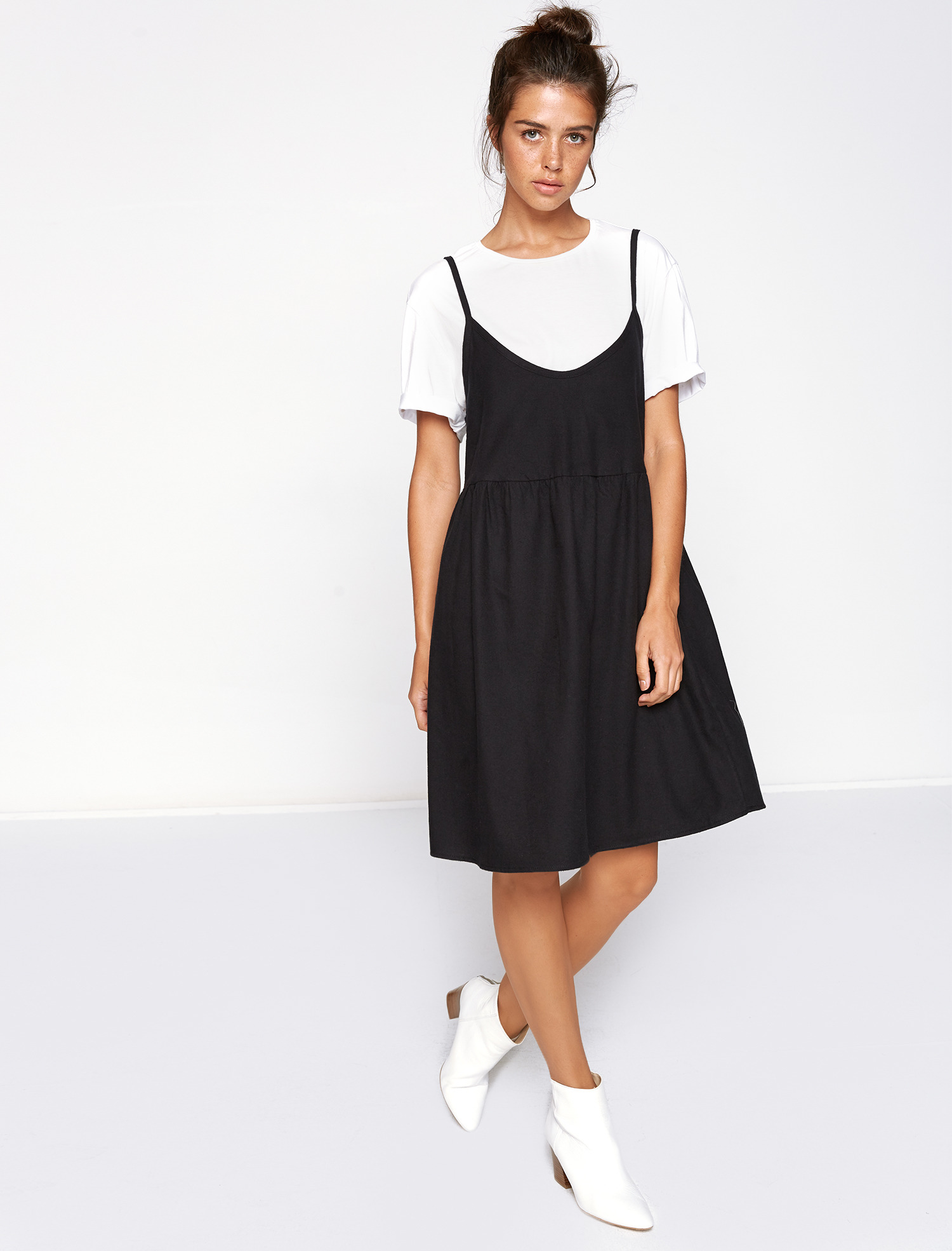 

Платье Koton 8KAL81787JW 36 Black