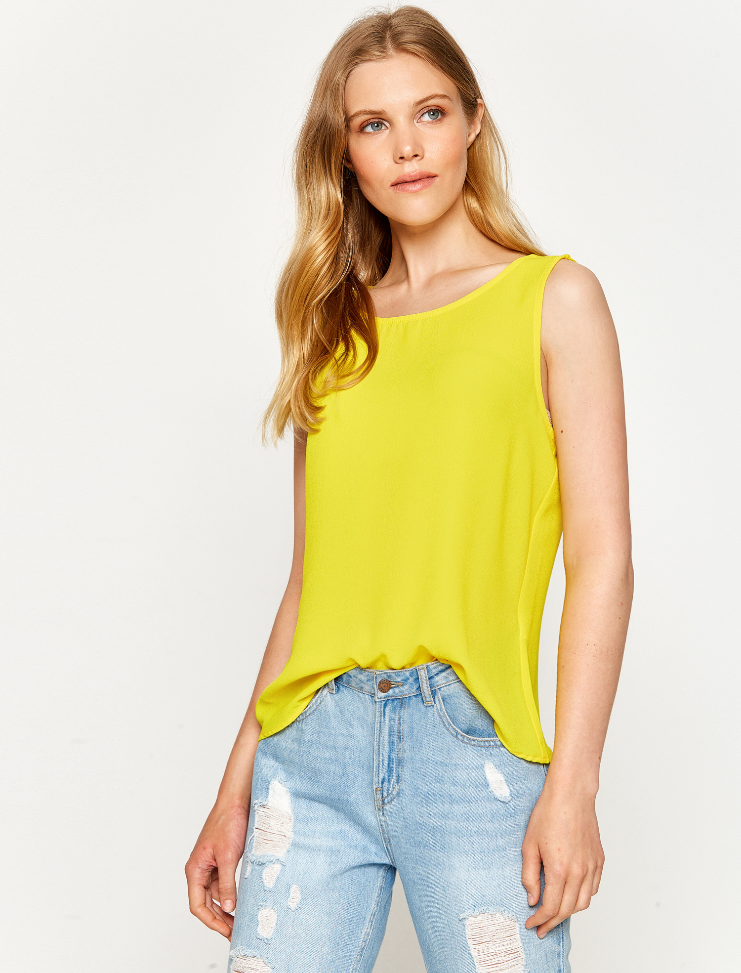 

Топ Koton 7YAK68216PW-160 36 Yellow