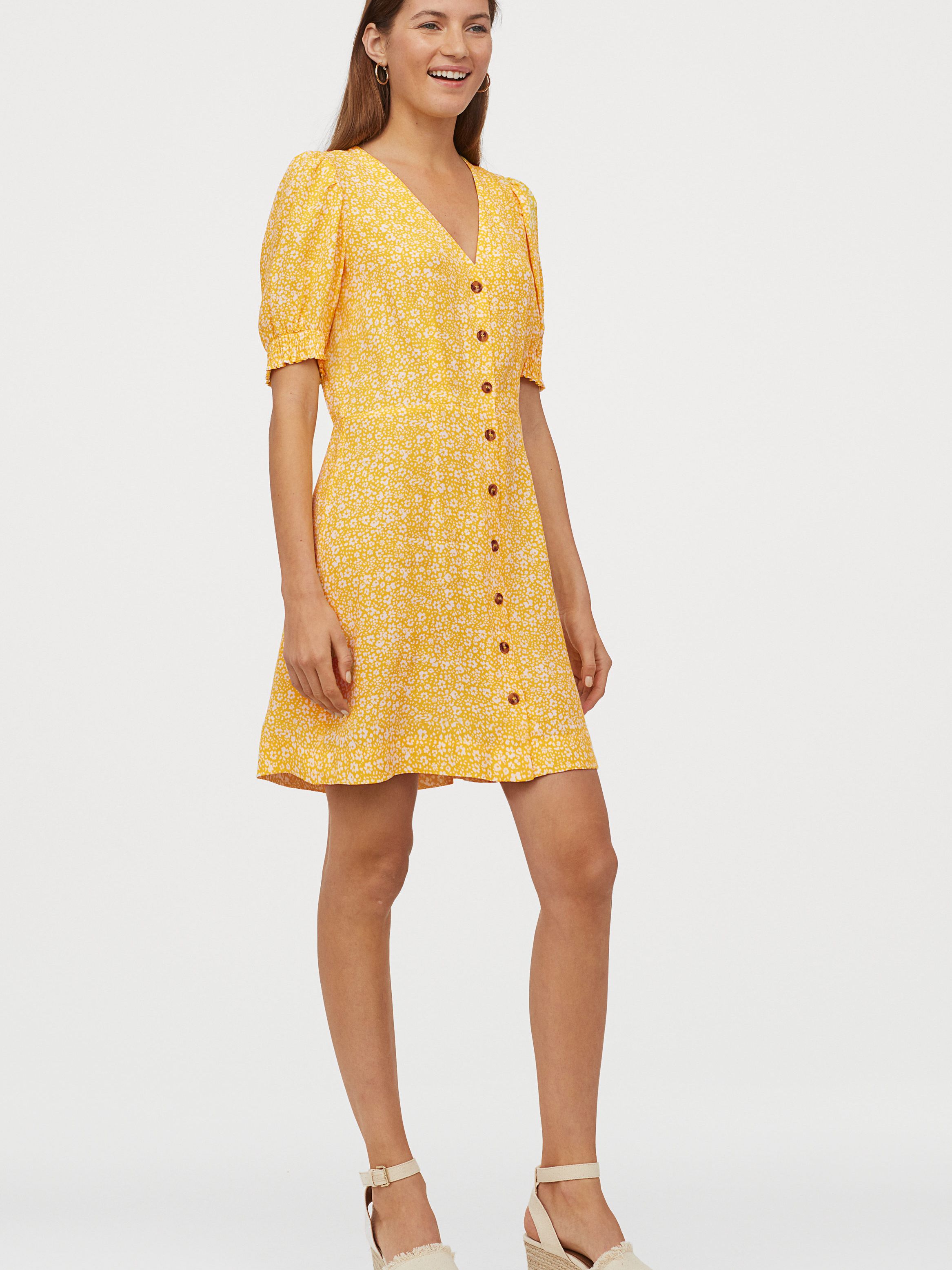 

Платье H&M 060817353 44 Желтое