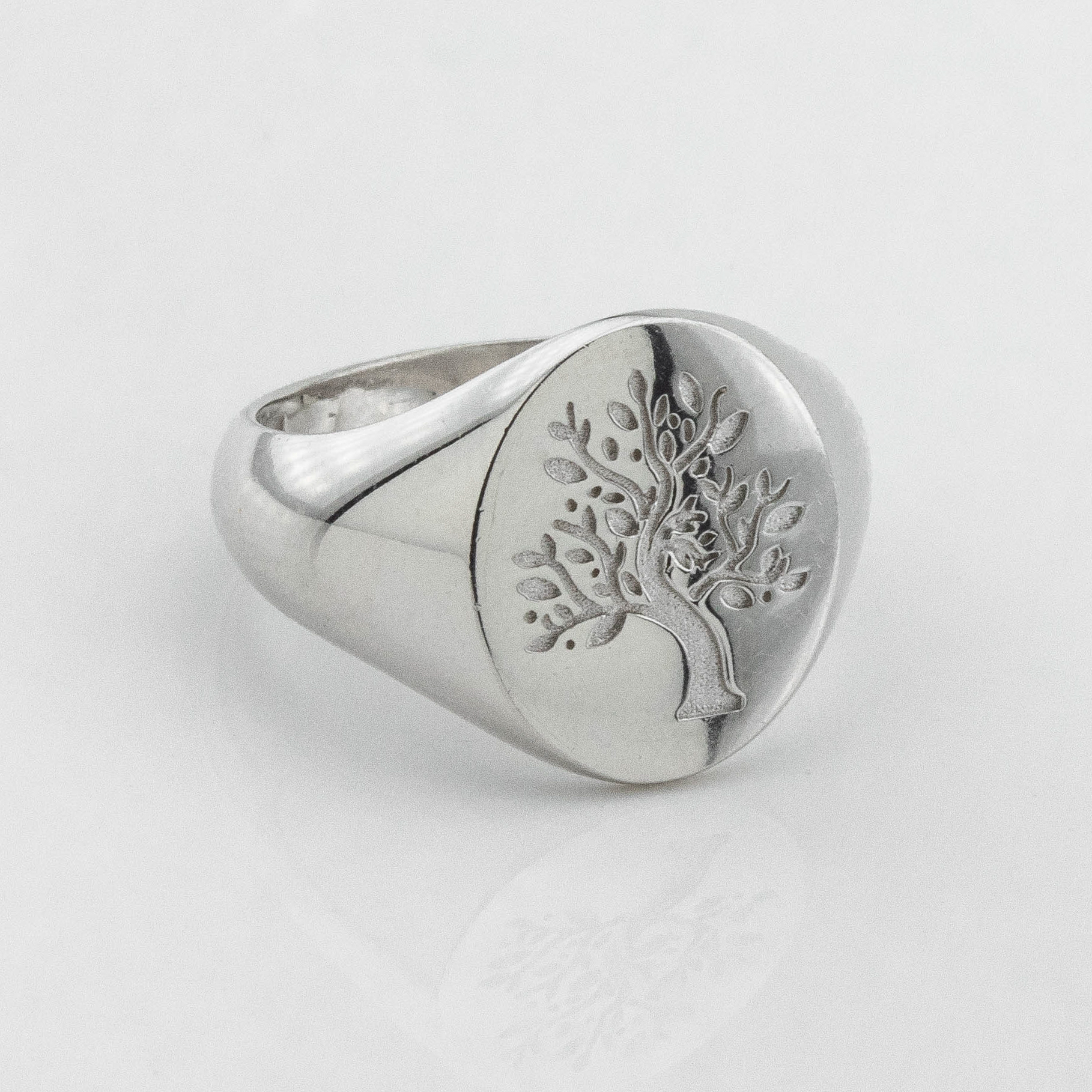 

Серебряное кольцо-печатка Дерево жизни K111712 Диамант, 18 размер