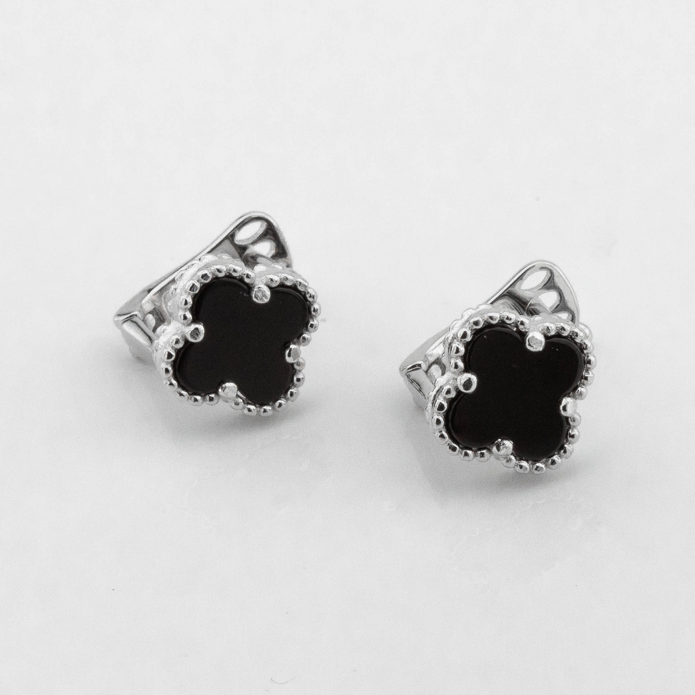 

Серебряные серьги Клевер с ониксом c121553 Диамант