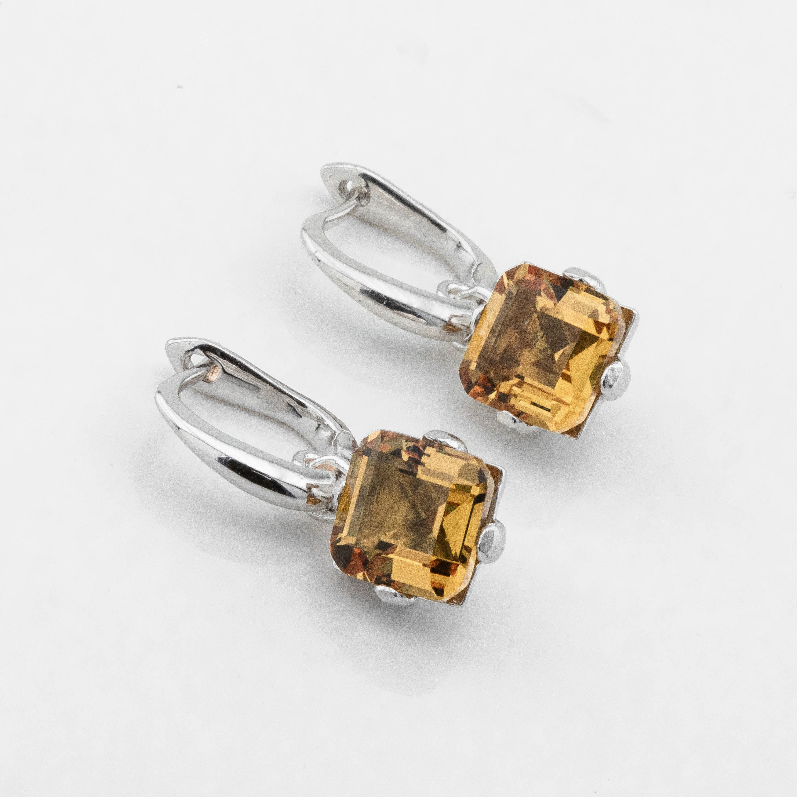 

Серебряные серьги с султанитами c121705 Диамант