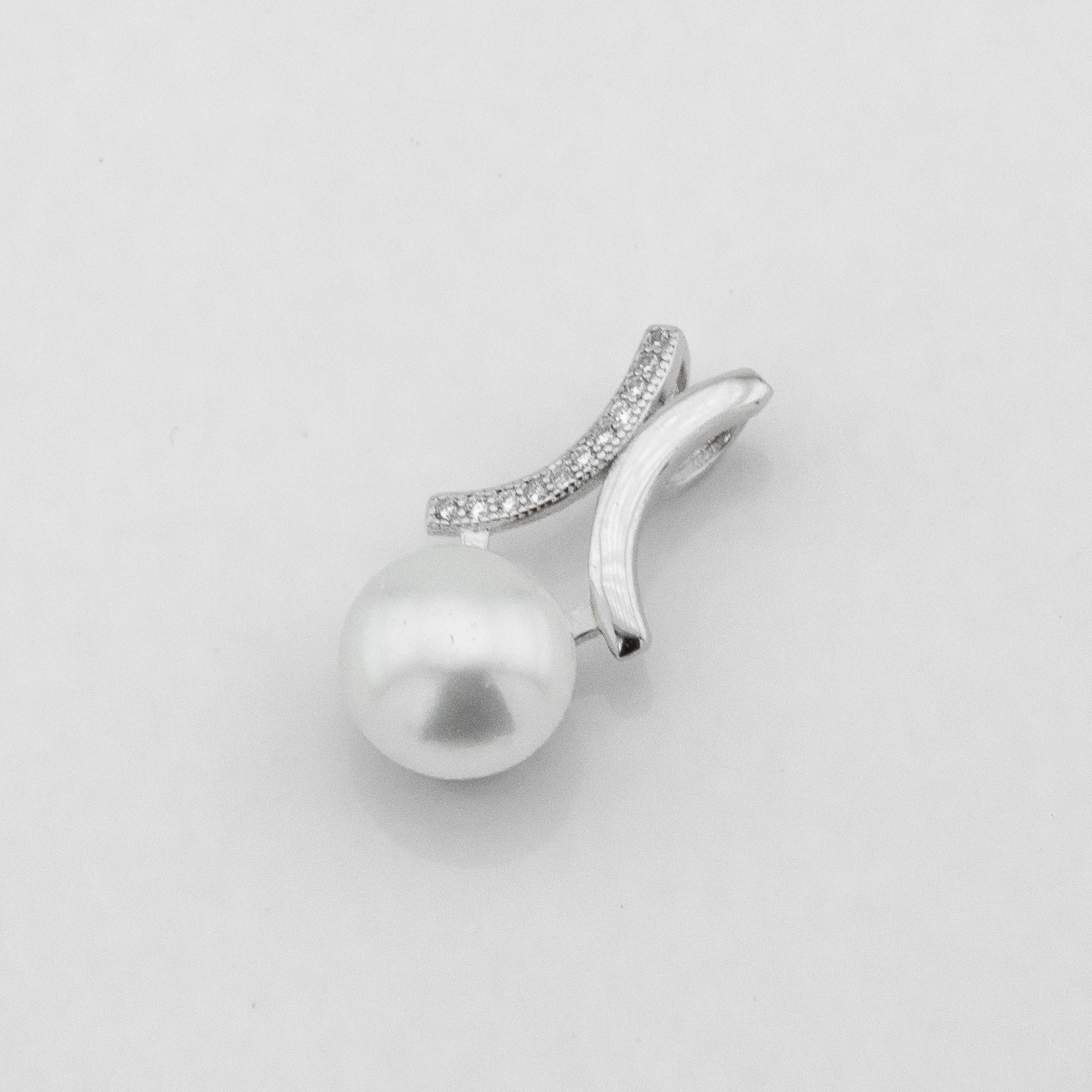 

Серебряная подвеска с жемчугом и фианитами p13898 Диамант