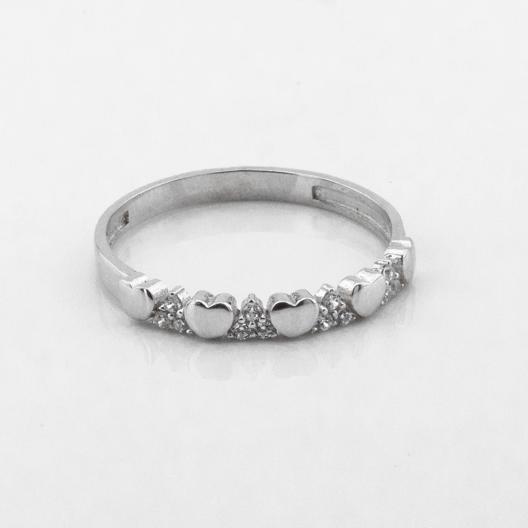 

Серебряное кольцо Сердечки с фианитами K111705 Диамант, 16,5 размер