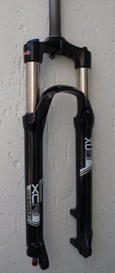 

Вилка SR Suntour SF14 XCR32 DS LO R, 29", 100MM, черный.