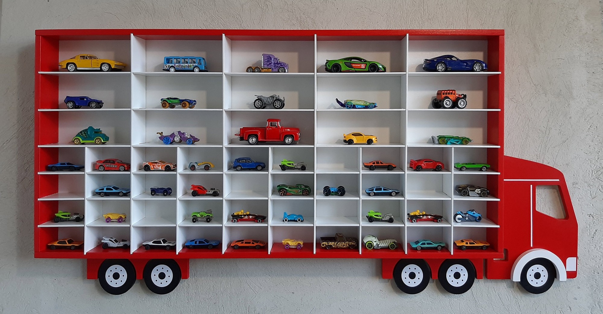

Полиця "Грузовик Микс плюс" красная для 40 hot wheels и 15 kinsmart (mix-plus-m-red)
