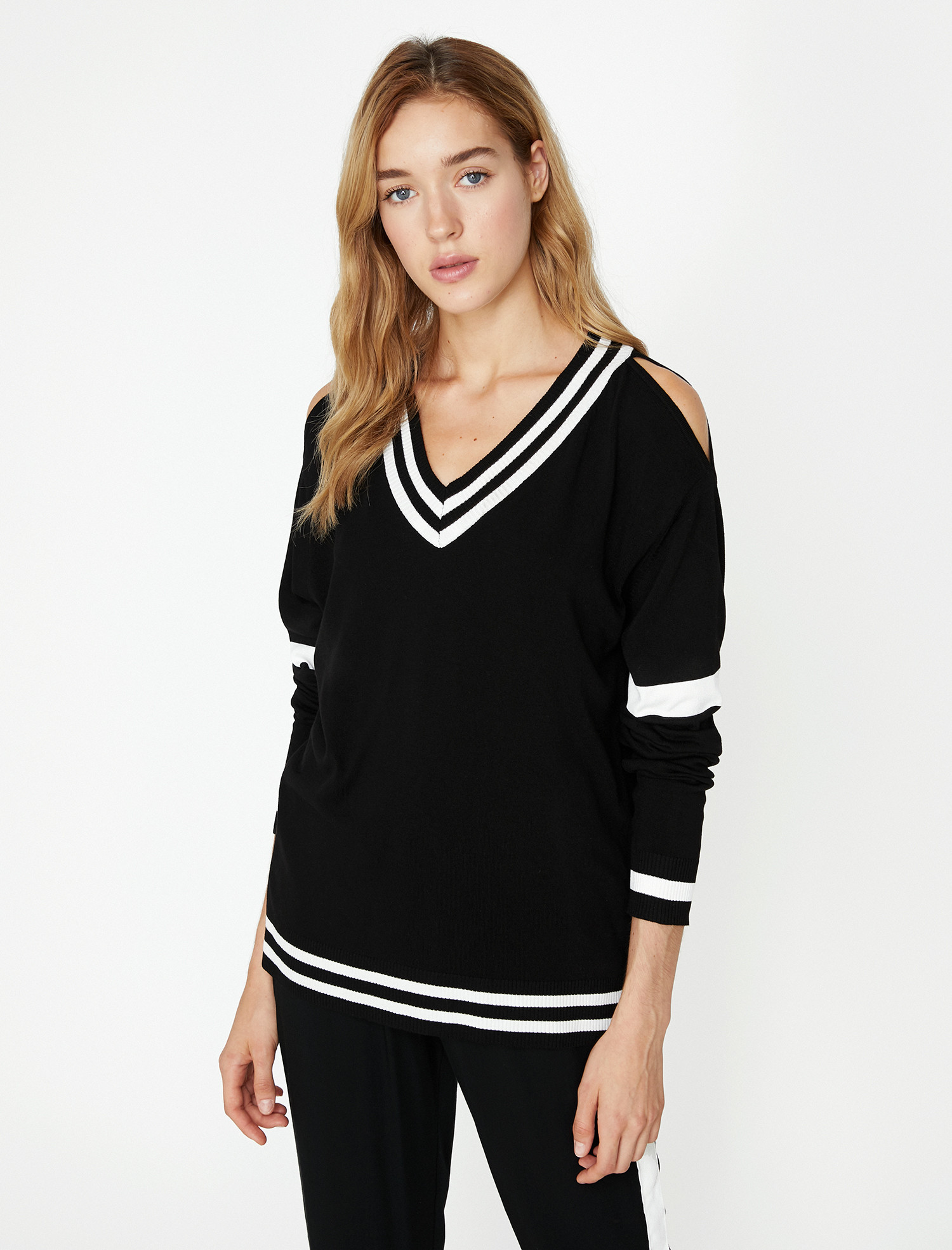 

Пуловер Koton 9KAL96046HT-999 S Black
