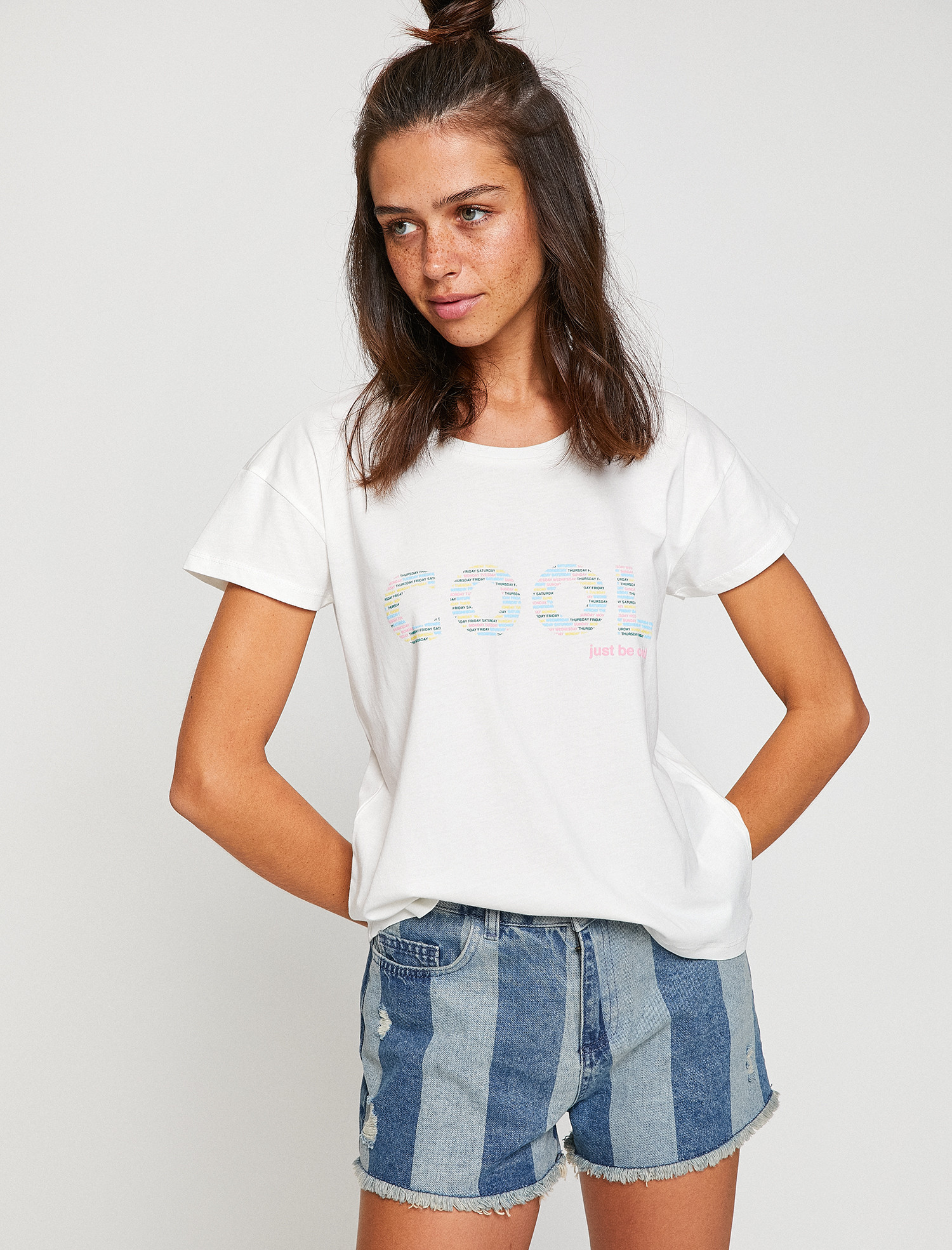 

Футболка Koton 8YAL11091OK-001 S Off White